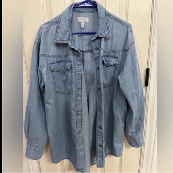 Womens button down denim
Boyfriend style Shirt with Long Sleeves - Picture 4 of 4
